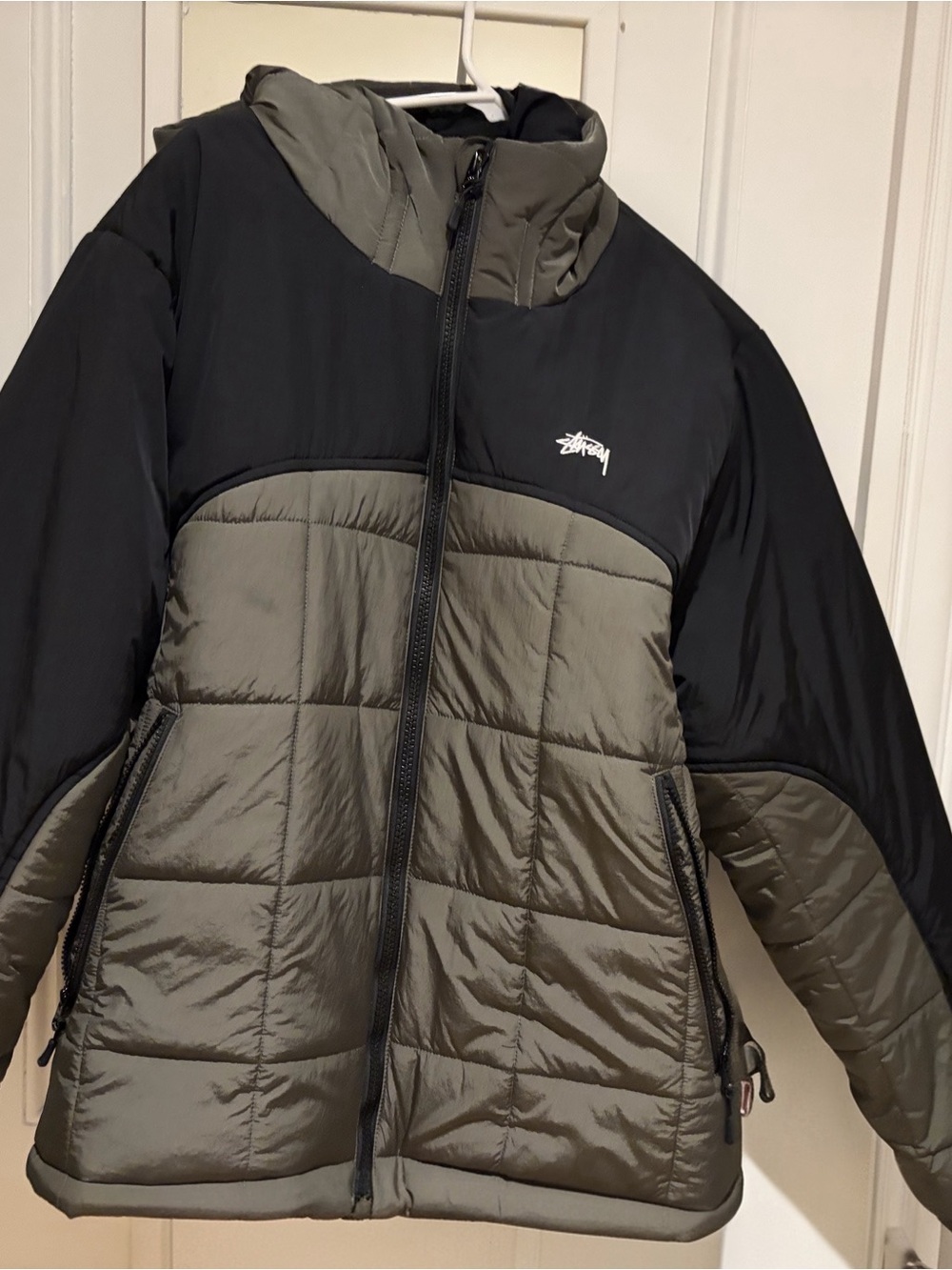 Stussy - Very Hard to Find! Worn for 2 Hours! Quilted Puffer Jacket with Hood - Picture 7 of 9